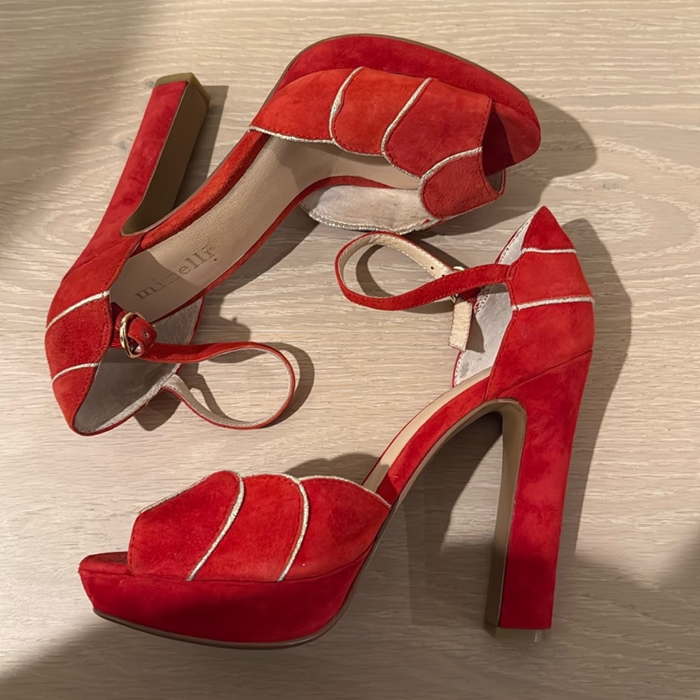 Minnelli Red Women’s heels NWOT